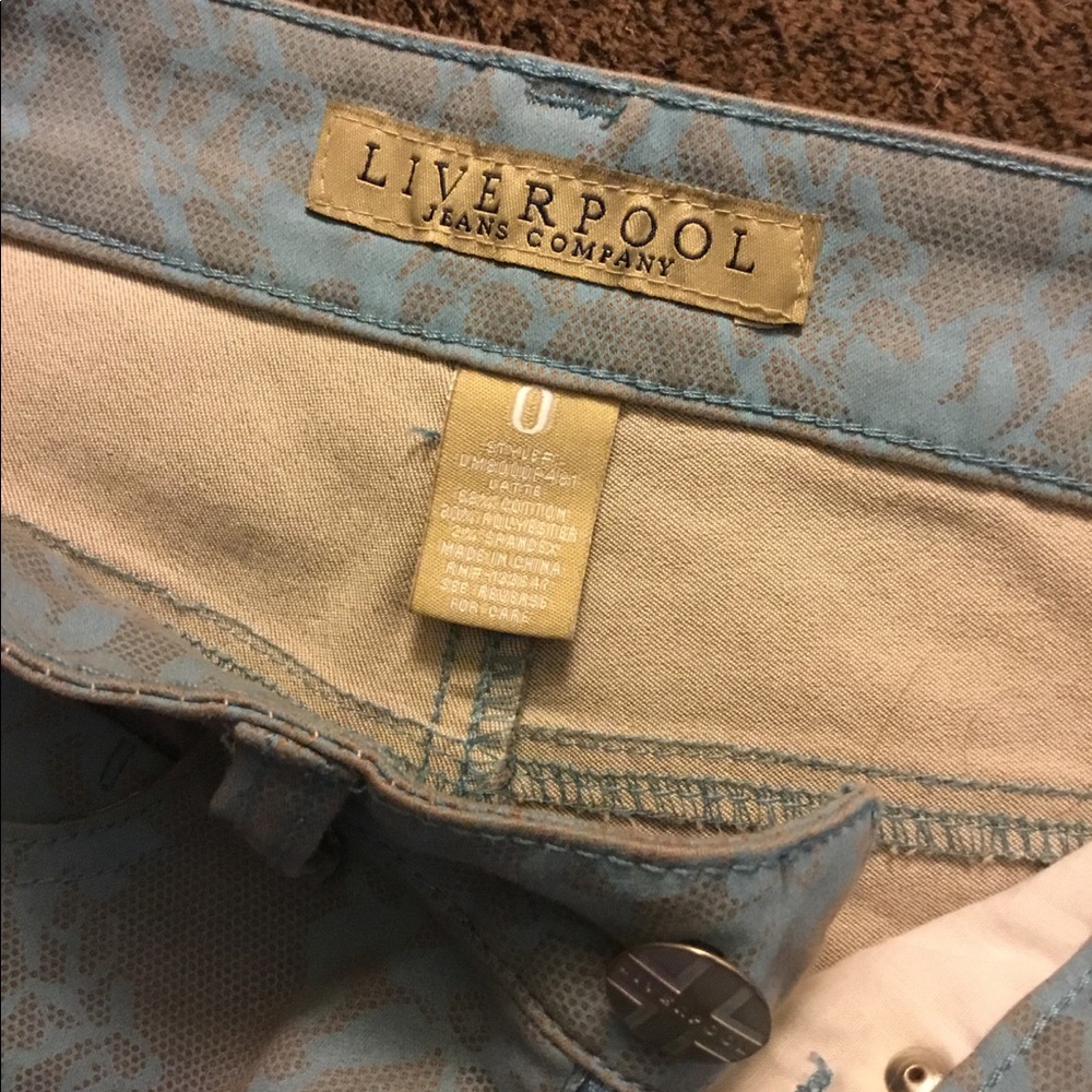 Shorts - Picture 3 of 4